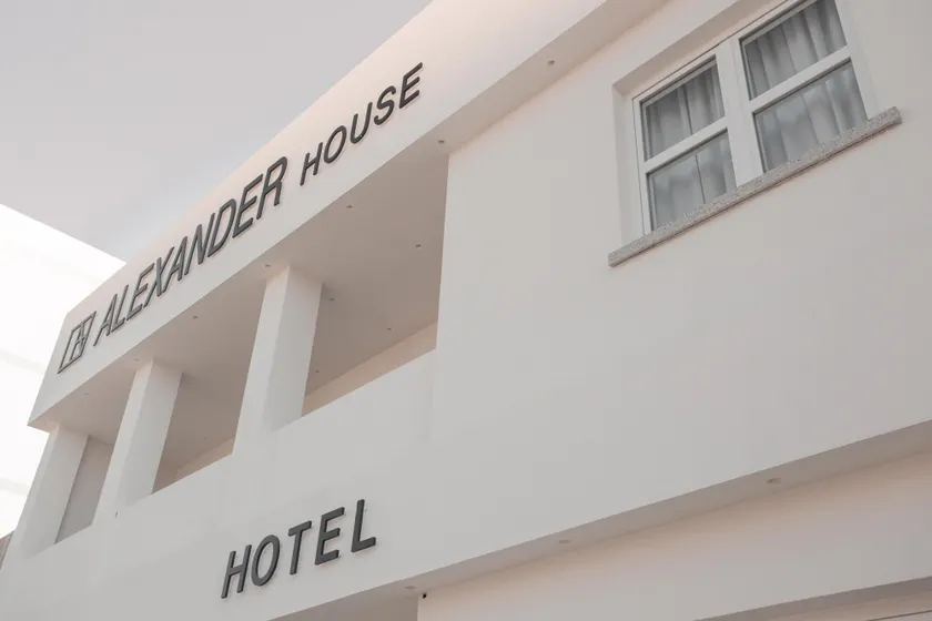 Alexander House Hotel - Image 1