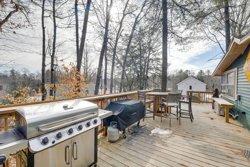 Lovely Maine Cabin w/ Deck, Gas Grill & Fire Pit! - Interiör