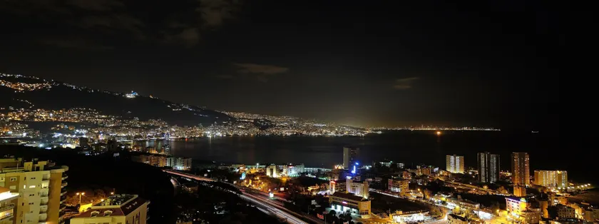 BURJ ON BAY Hotel - Image 1