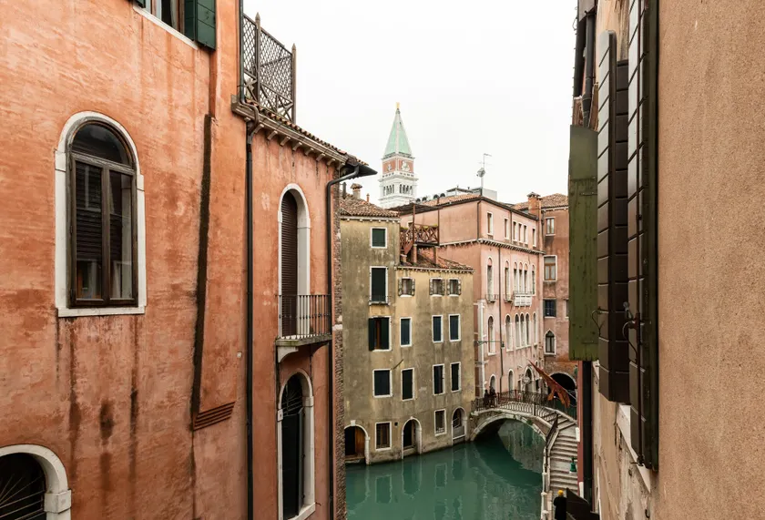 Luxury Venetian Rooms - Image 1