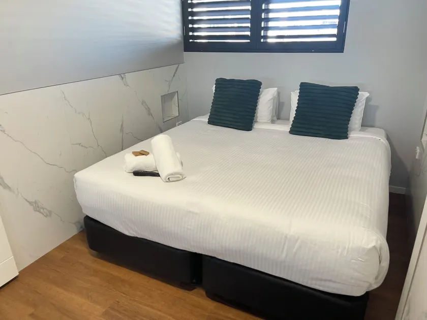 Honeysuckle Executive Apartments - Room