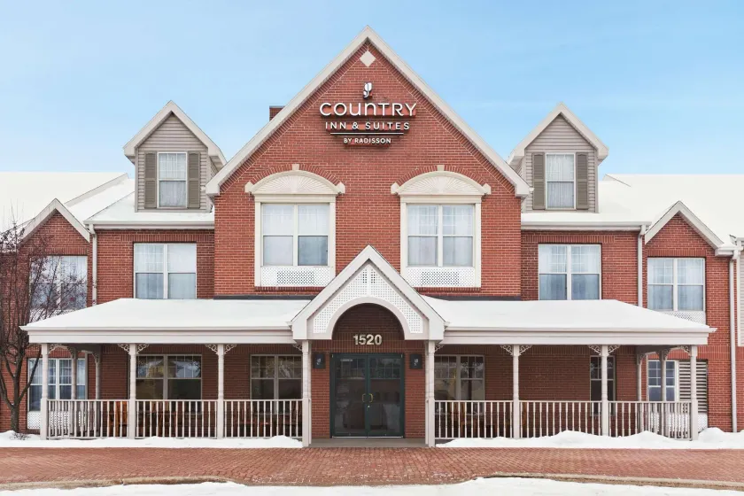 Country Inn & Suites by Radisson, Wausau, WI - Image 1