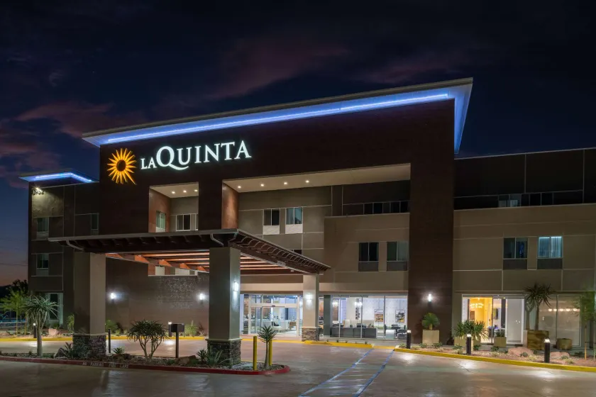 La Quinta Inn & Suites by Wyndham Yucaipa - Image 1