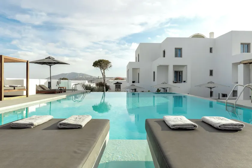 Kalisti Hotel & Suites - Image 1