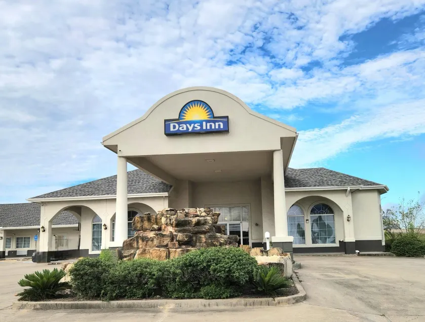 Days Inn by Wyndham Robstown - Image 1