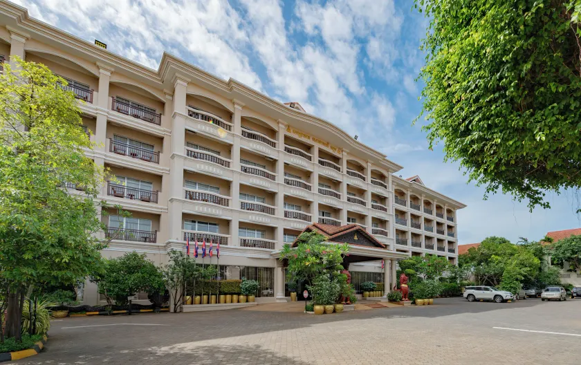 Hotel Somadevi Angkor Resort & Spa - Image 1