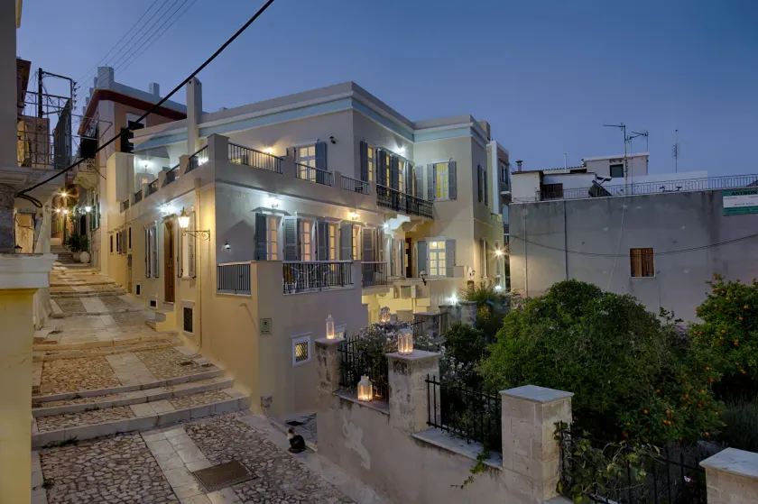 Antouanetta Apartments - Image 1