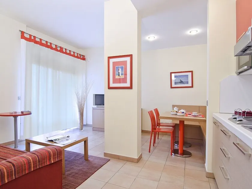 Long Stay Comfort Apartment With Backyard Rome Area Residence - Image 1