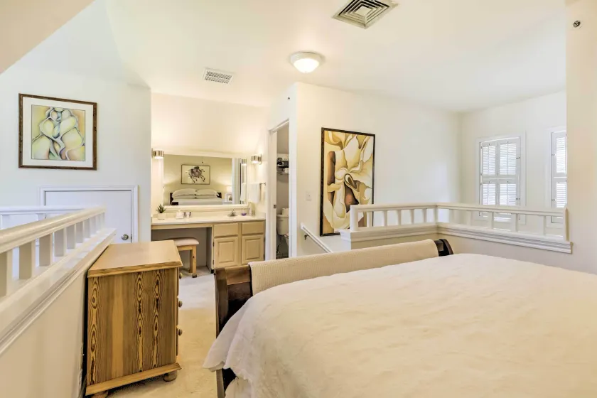 Lovely Norwich Villa, On Golf Course w/ Amenities! - Interiør