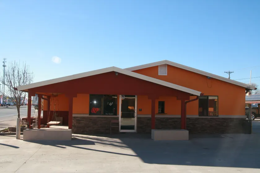 Budget Inn - Image 1