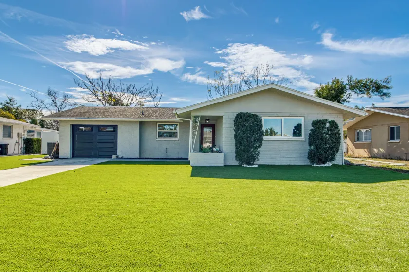 6 Mi to Hudson Beach! Pet-friendly Retreat w/ Yard - Image 1