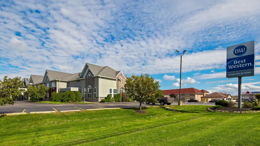 Best Western Crown Inn & Suites - Batavia - Image 1