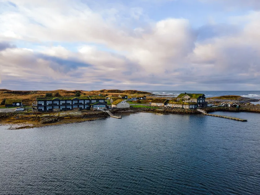 Hustadvika Gjestegård - Image 1
