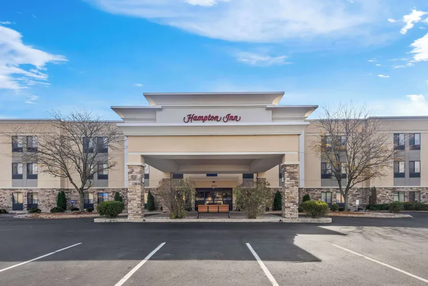 Hampton Inn Marion - Image 1