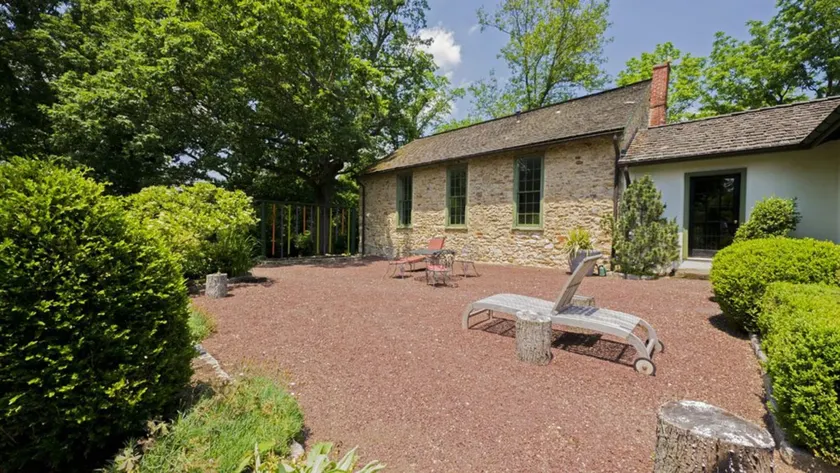 The Buck School Inn - Image 1