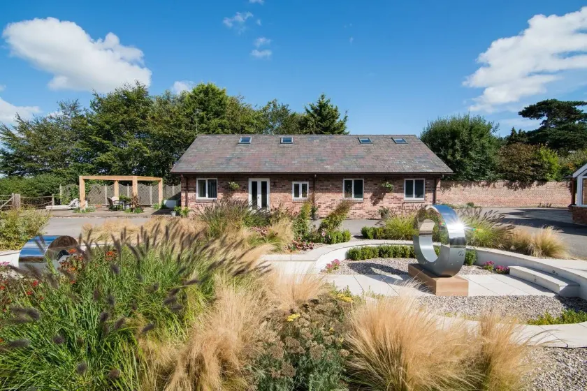 Super Spacious Barn Conversion With Free Wifi, Netflix Fireplace - Image 1