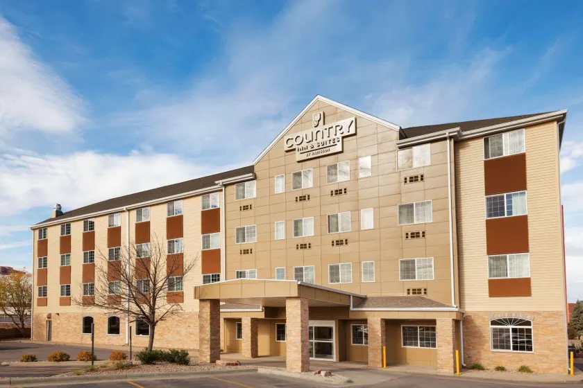 Country Inn & Suites by Radisson, Sioux Falls - Image 1