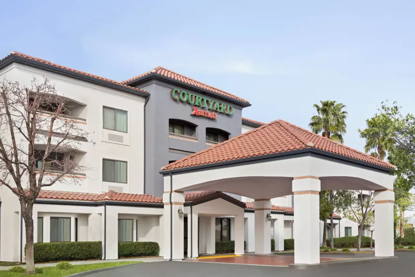  Courtyard by Marriott Palmdale - Image 1