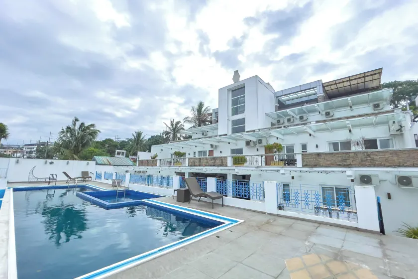 Tagaytay Hotel SixB - Image 1