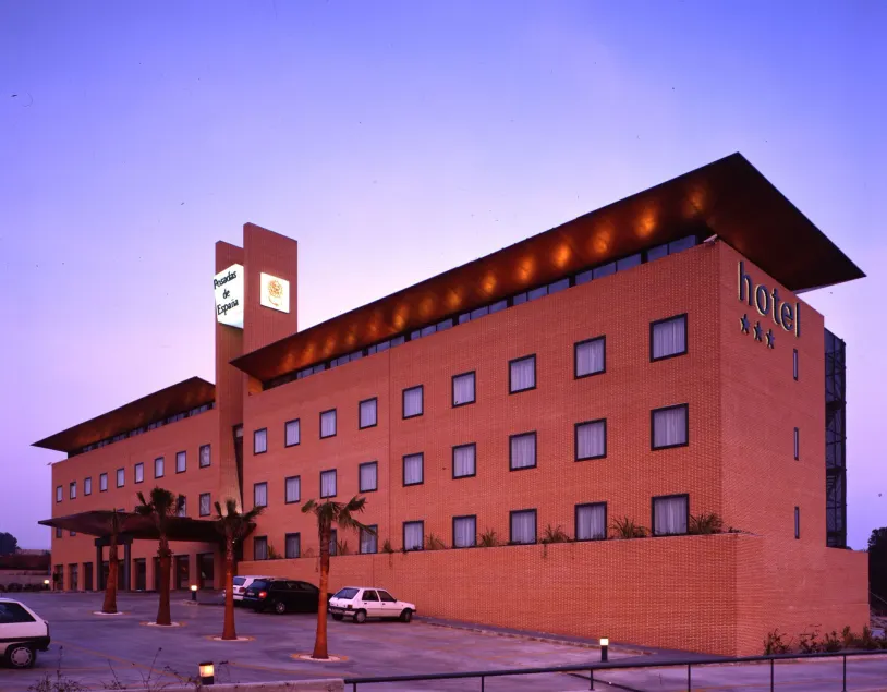 Posadas De España Paterna - Image 1