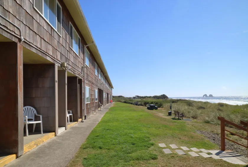 Silver Sands - Image 1