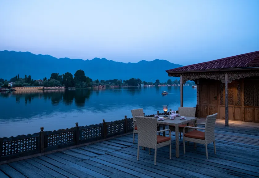 Mascot Houseboats - Image 1
