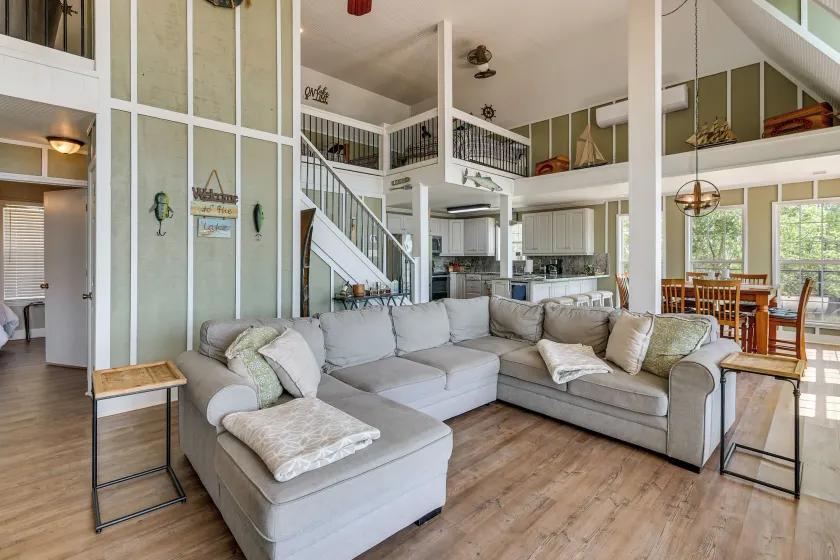 Dock & Fire Pit: Stunning Lake Sinclair Home! - Image 1