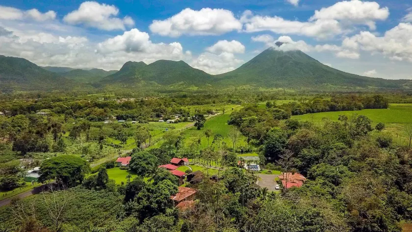 Hotel Eco Arenal - Image 1