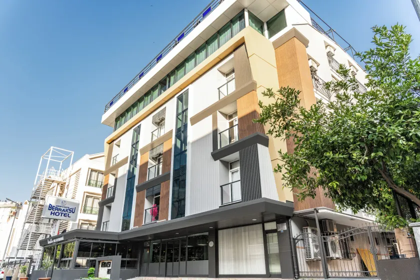 Berrak Su Hotel - Image 1