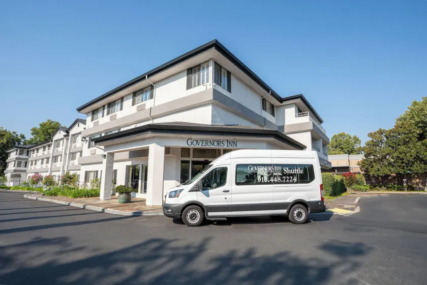 Governors Inn Hotel - Image 1