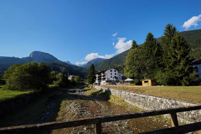 Villa Alpina Hotel - Image 1