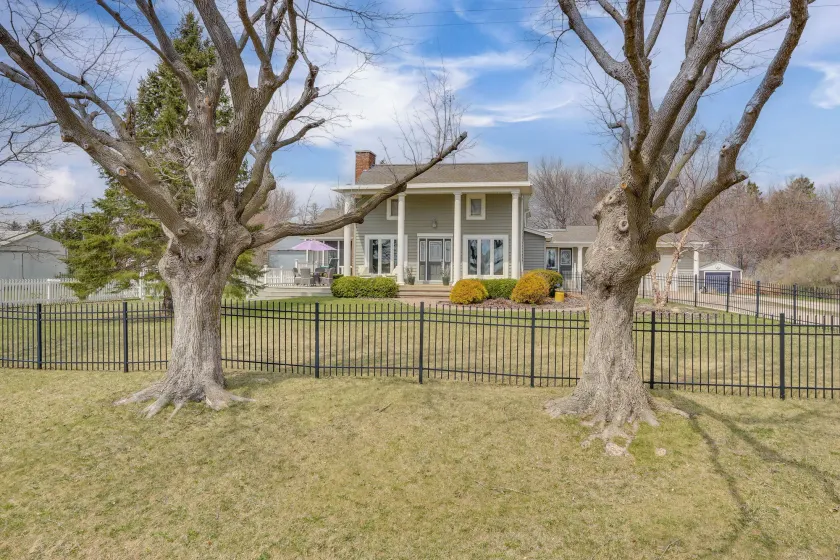 Tennis Court & Deck: Pet-friendly Charles City Gem - Intérieur