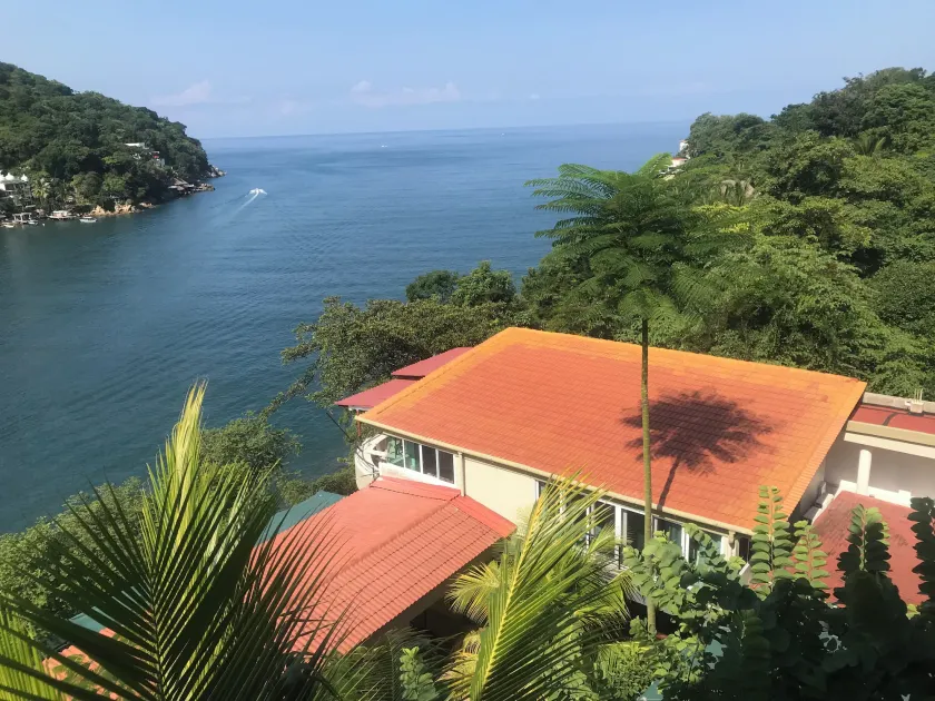 Family vacation home, 10 miles from downtown Pv romantic zone, ocean frontage - Image 1