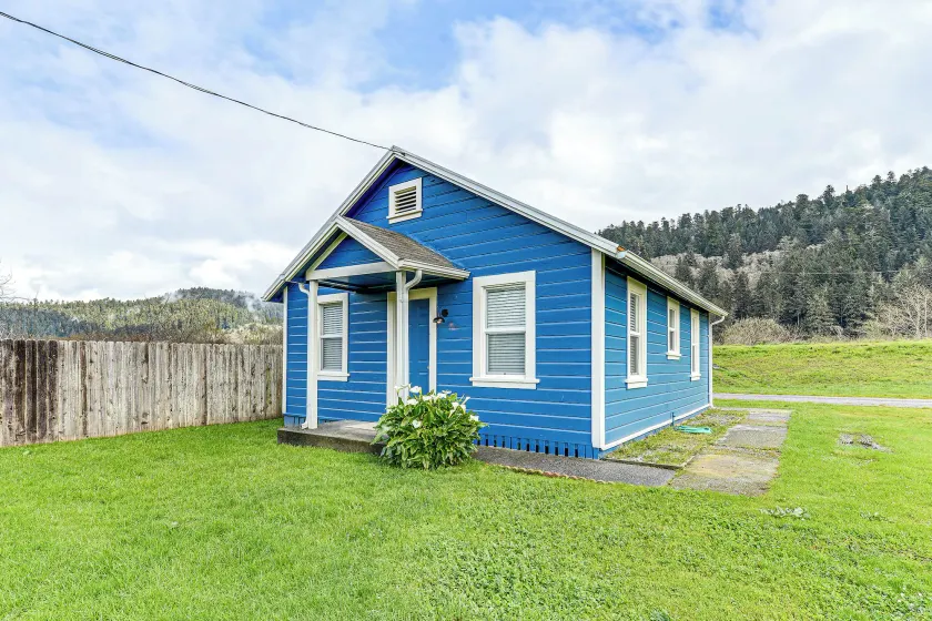 Cozy Norcal Cottage: 2 Mi to Redwoods & Beaches! - Image 1