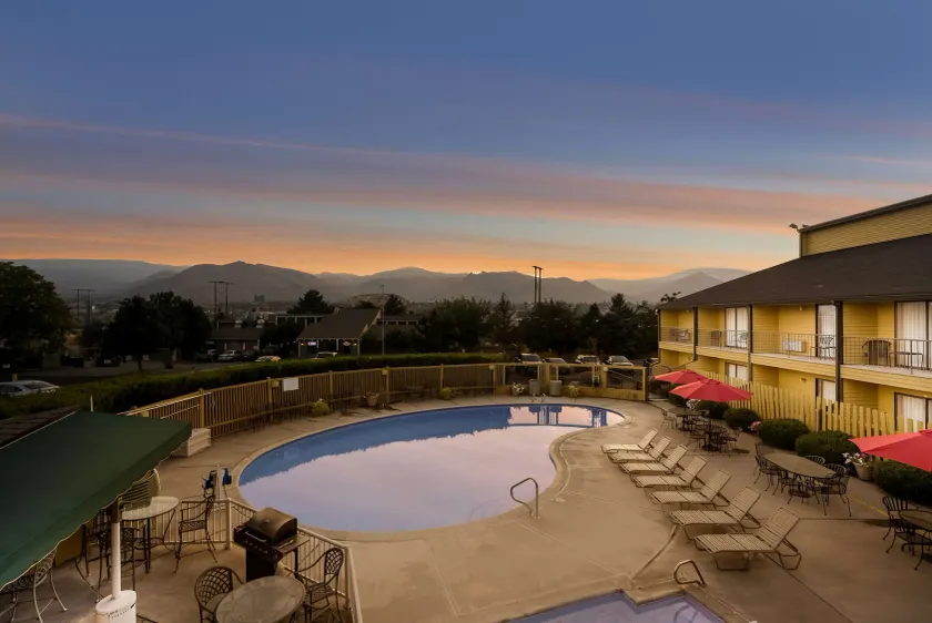 SureStay Hotel by Best Western Wenatchee - Image 1