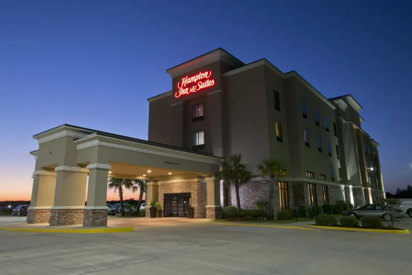 Hampton Inn & Suites Wiggins - Image 1