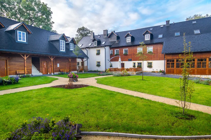 Apartmán-Hotel Jítravský Dvorec - Image 1