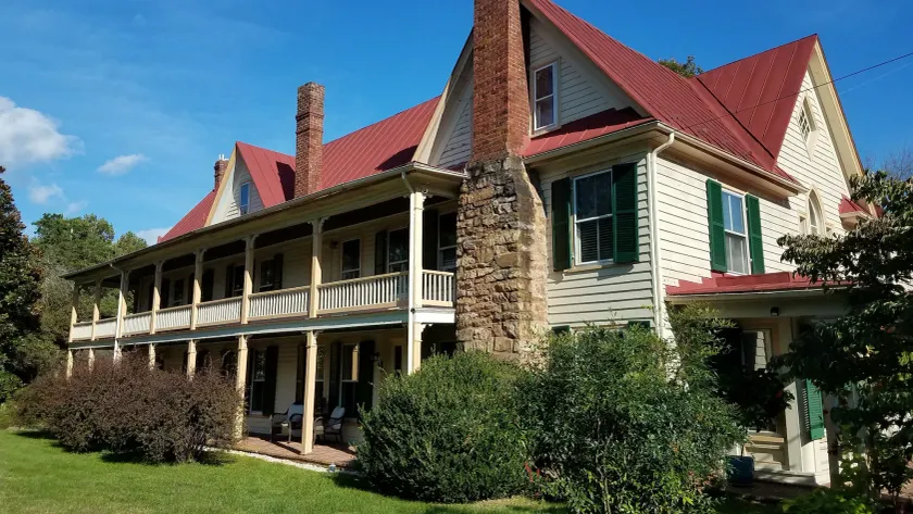 Hummingbird Inn - Image 1