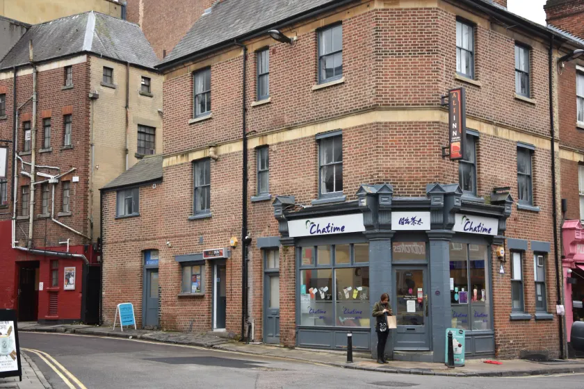 Ali Inn Oxford - Image 1