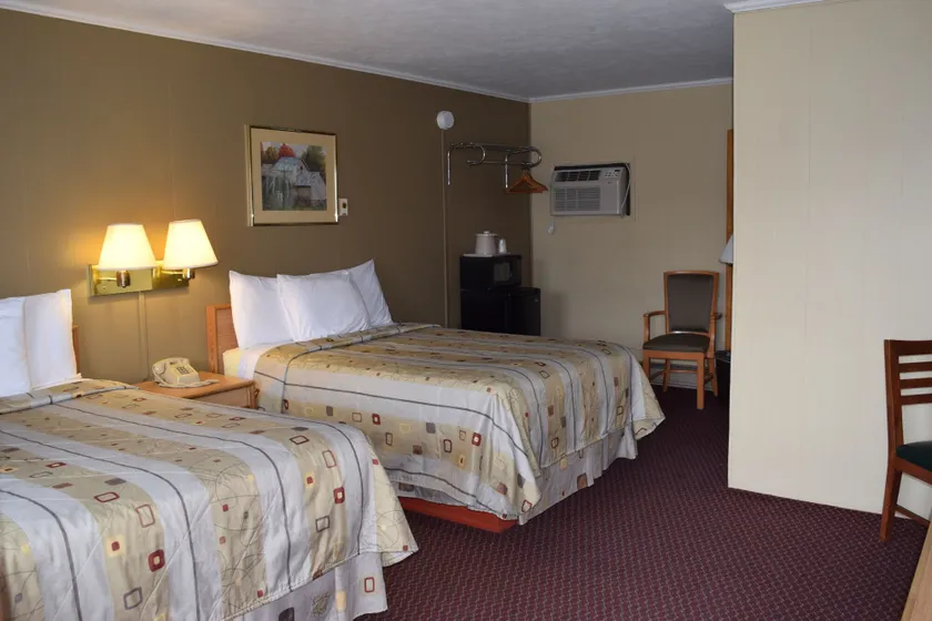 Economy Inn - Image 1