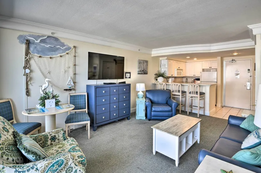‘Vacation Vibe’ Condo: Eleventh-Floor Ocean Views - Interiör