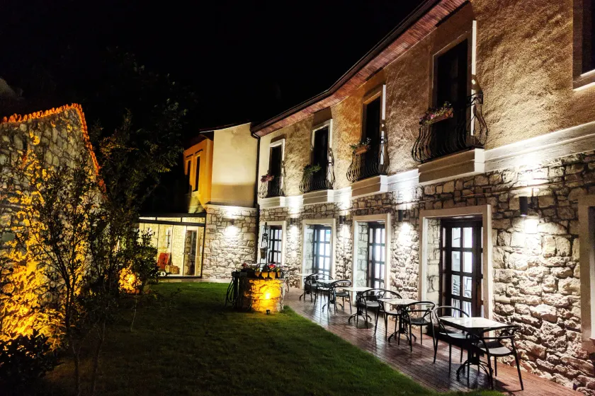 Pintura Urla Hotel - Image 1