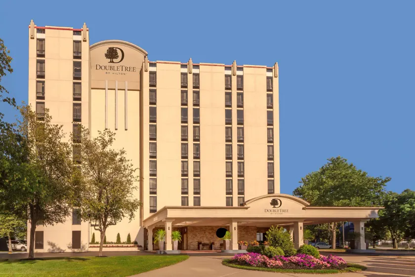 Doubletree by Hilton Philadelphia Airport - Image 1