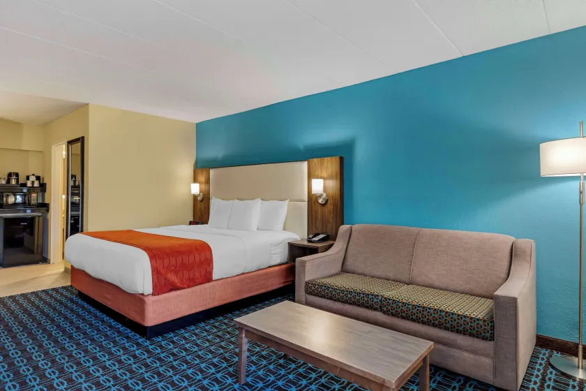 Best Western Plus North Shore Hotel - Image 1