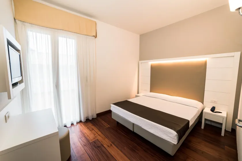 Hotel Alexander - Image 1