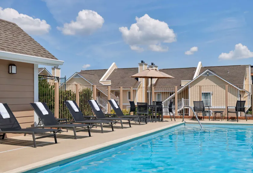 Sonesta Simply Suites Cleveland Airport - Image 1