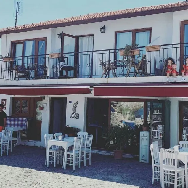 Silenos Boutique Hotel - Image 1