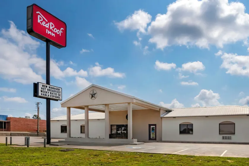 Red Roof Inn Nacogdoches - Image 1