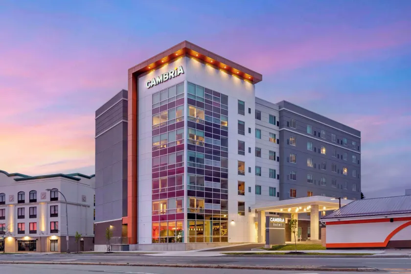 Cambria Hotel Niagara Falls - Image 1