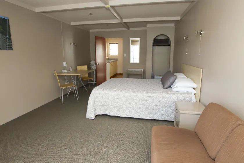 Aspen Manor Motel - Image 1